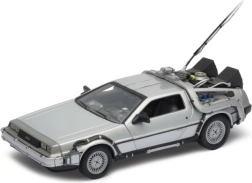 Automobilio modelis DeLorean iš filmo Atgal į ateitį 1:24