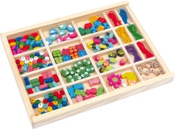 Mediniai karoliukai dėžutėje „Vivien“