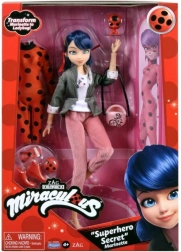 Stebuklingoji lėlė Marinette su superherojės Boružėlės kostiumu