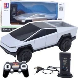RC pikapas su LED žibintais – futuristinis sidabrinis modelis