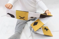 Kontrastinė tekstilinė knygelė MyMoo