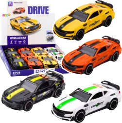 Sportinis automobilis su atidaromomis durimis, pavara, šviesomis ir garsais