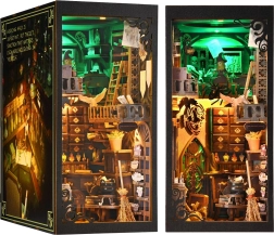 2Kids Toys 3D Book Nook Miniature Witch's House