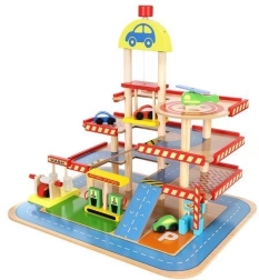 Medinė vaikų stovėjimo aikštelė su garažu