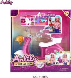 Motoroleris su lėlių aksesuarais