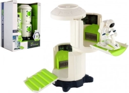 Kosminė stotis su šviesomis ir garsais, su astronautu, veikianti su baterijomis