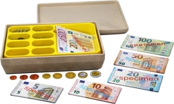 Vaikiška kasa su eurų banknotais ir monetomis