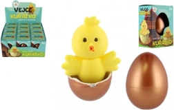 Perėjantis viščiukas kiaušinyje