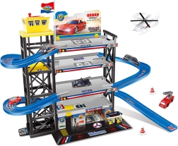 Didelė daugiaaukštė stovėjimo aikštelė su sraigtasparnių aikštele