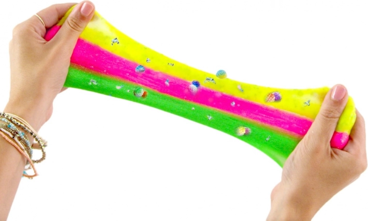 Spalvingos ir blizgančios tekstūros sensoriniam smagumui