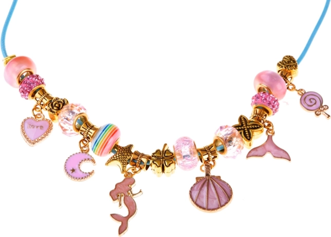 Create a necklace according to your imagination