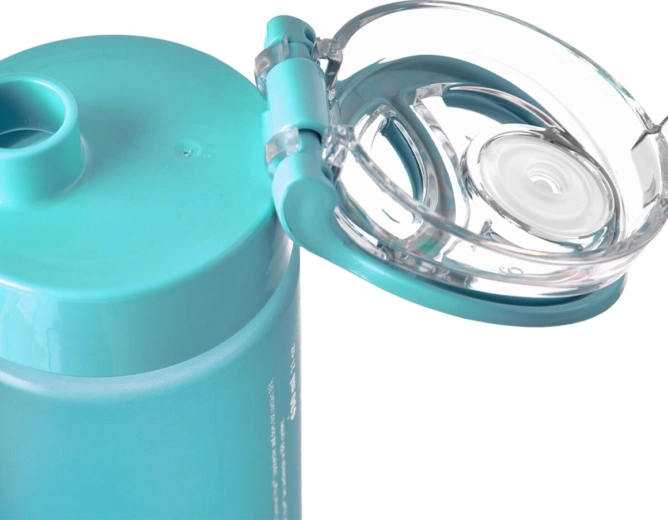 Practical opening for drinking on the go