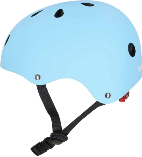 Lightweight, durable build with excellent ventilation