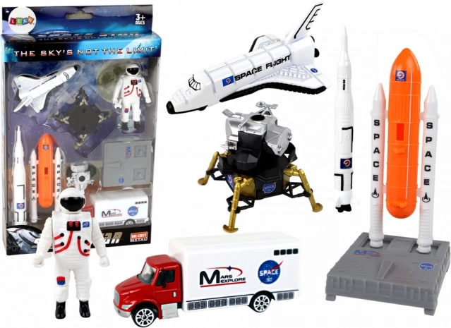 Set of space figures and rockets, 8 pieces