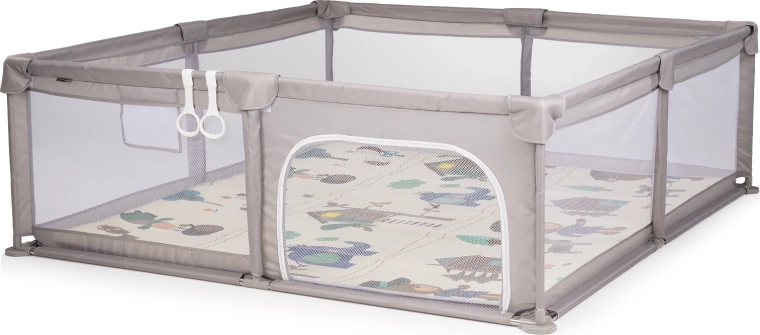 Didelis žaidimų plotas ir kvėpuojančios tinklinės sienelės