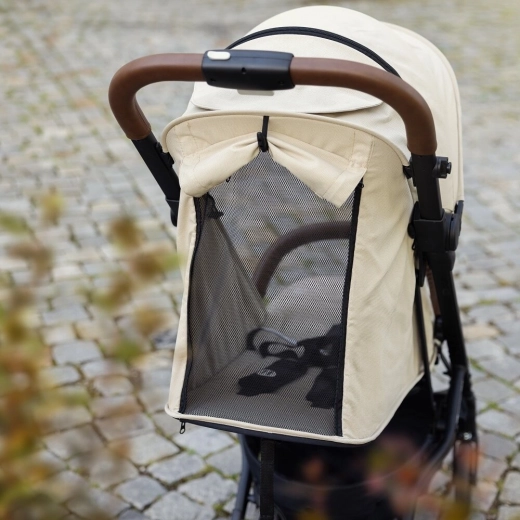 Extendable canopy and ventilation for summer days