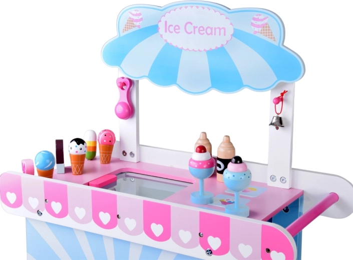 Realistiški priedai kūrybiniam žaidimui