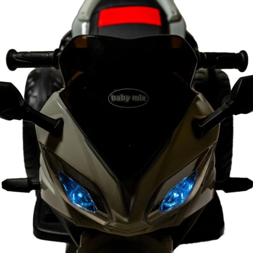 LED headlights and stable three-wheel design