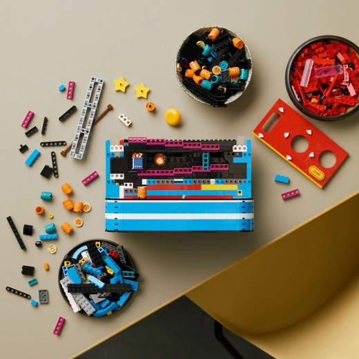 1367 pieces and smart building with LEGO Builder