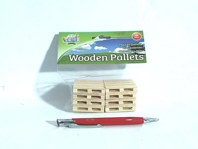 Wooden Pallets 1:32 (8 pcs)