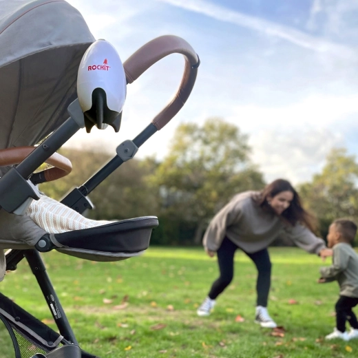 Paprastas montavimas su universaliu laikikliu