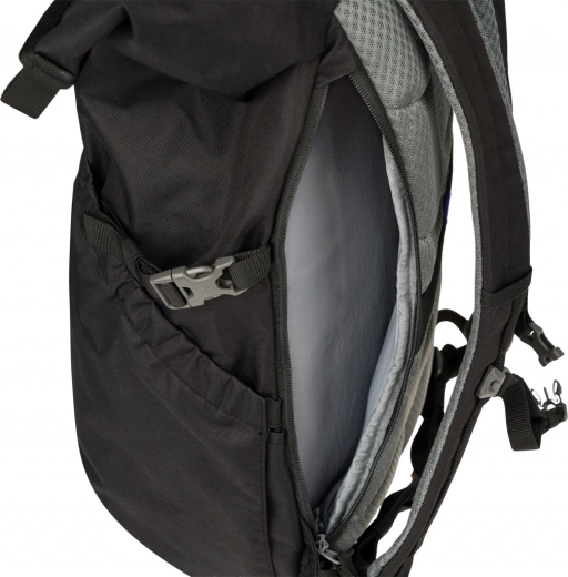 Padded laptop compartment