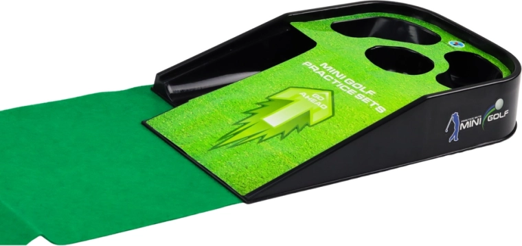 Tikslumo treniruotė ant mini golfo rampos