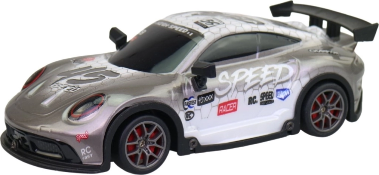 Sporty design for little racers