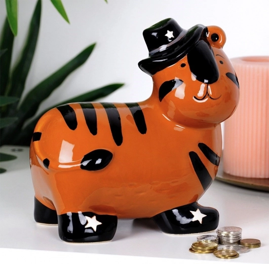 Mielas tigro dizainas skatina taupyti