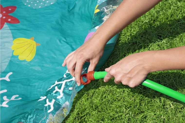 Easy hose connection