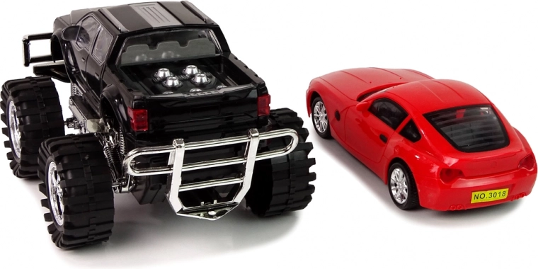 Galingas monster truck su dideliais ratais