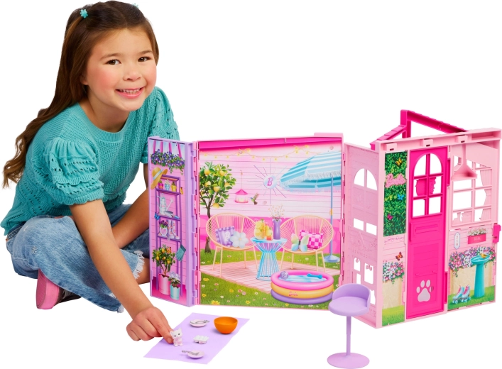 Foldable and easy-to-carry little house