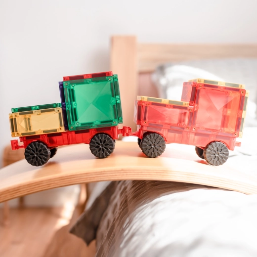 Magnetinė konstrukcija, kuri išlaiko formą