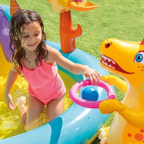 Dinozaurų žaidimai ir kamuoliukai