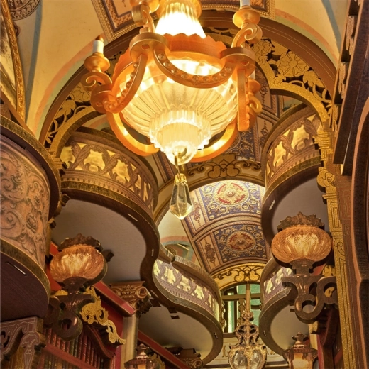 Prabangi biblioteka miniatiūroje