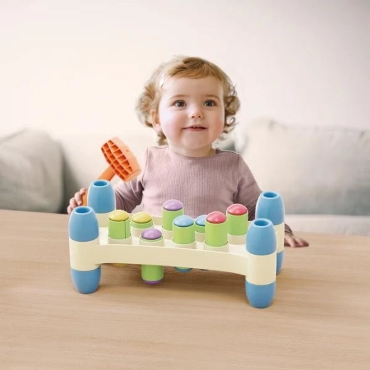 Learning through play: cause and effect