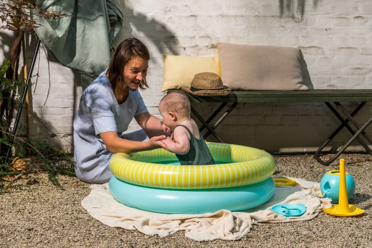 Durable vinyl and a comfortable inflatable rim