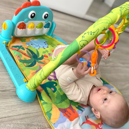 Soft mat and sensory elements for everyday development