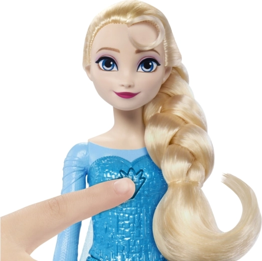 Dainuoja „Let It Go“ anglų kalba