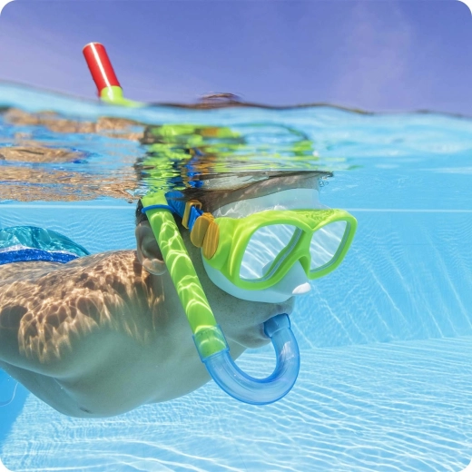 Ergonomiškas snorkelis su apsauga nuo vandens purslų