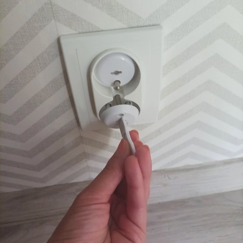 Universalus naudojimas įvairių tipų lizdams