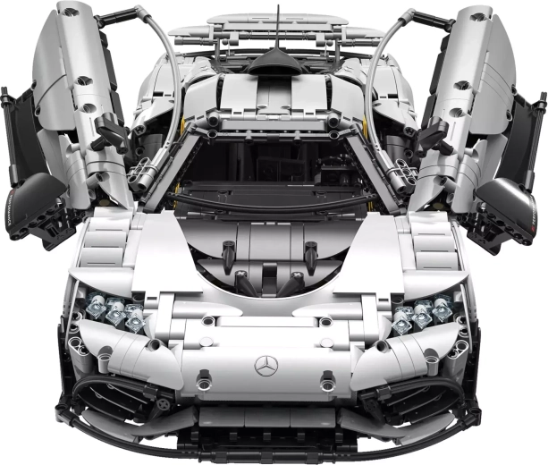 Realistiškos funkcijos kaip tikrame hiperautomobilyje