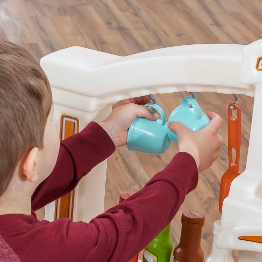 Smart storage and tidy play