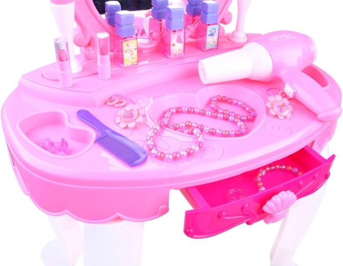 Practical storage space for accessories