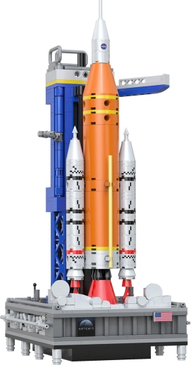 Realistinis NASA Artemis SLS raketos modelis