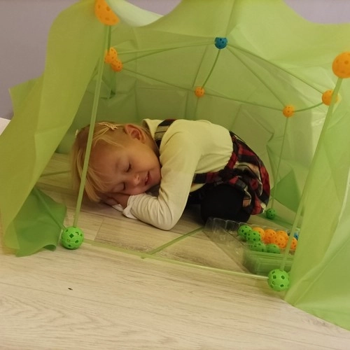 2 in 1: building set and kids’ tent