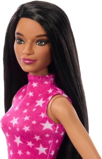 Long black hair and a detailed look