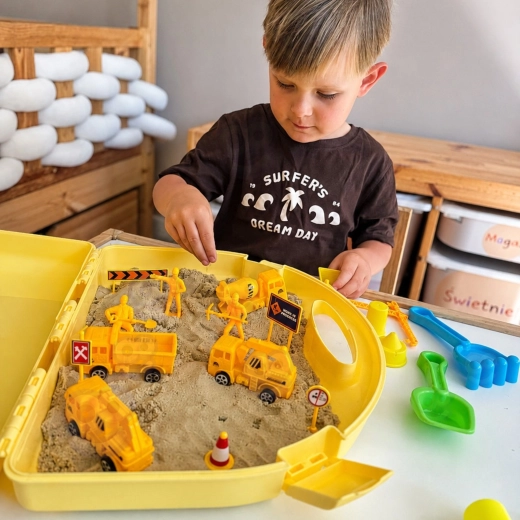 A case that transforms into a sandbox