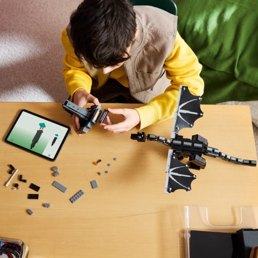 Konstravimas su LEGO Builder programėle