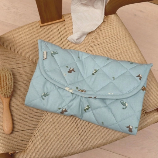 Foldable and ideal for travel